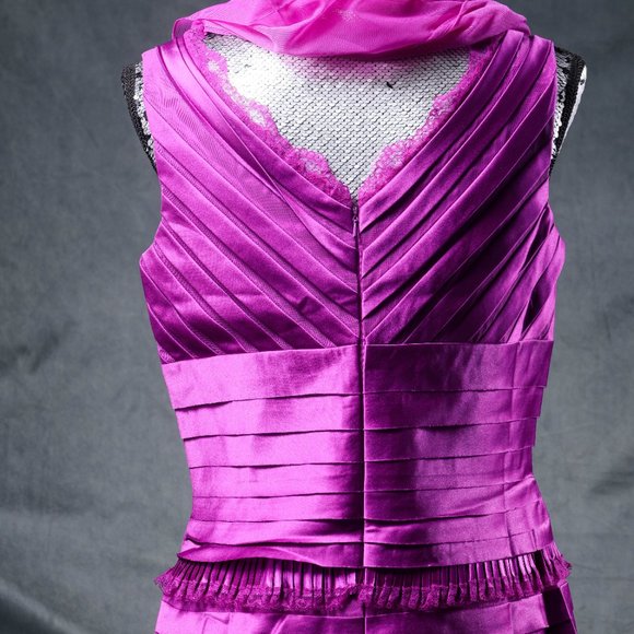 NWT May Queen | Magenta Ruffle-Tiered Sheath Dress & Shawl - sz 12 - Picture 9 of 11